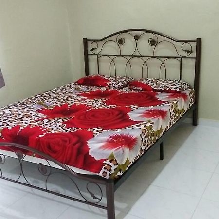 Homestay Mimie Gemas Екстериор снимка